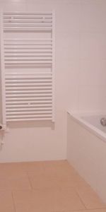 2 Zimmer mit Balkon im 1. Obergeschoss - Photo 4