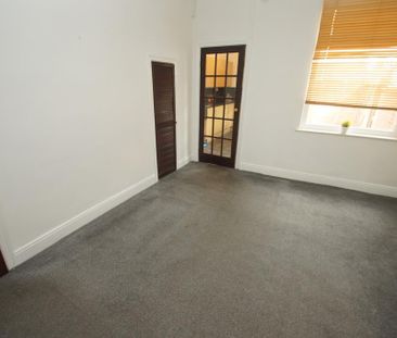 2 bedroom end of terrace house to rent - Photo 4