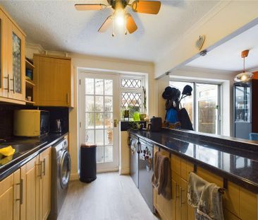 3 bedroom semi-detached house to rent - Photo 1