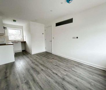 Fonmon Crescent, Cardiff, CF5 - Photo 1