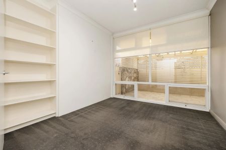 UNFURNISHED - Charming Solid-brick Home with Treetop Views - Photo 2