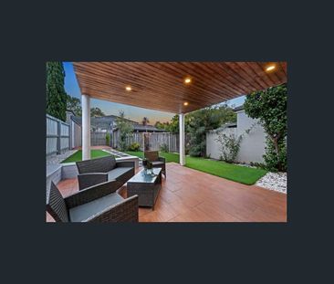 Location and Convenience!! - Photo 5