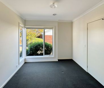 4 Monash Place, Canadian - Photo 5