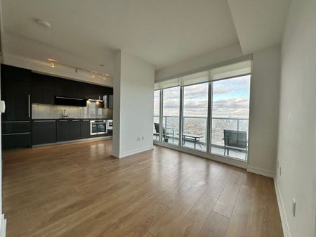 For Lease - 117 Mcmahon Drive Unit# 3511, Toronto, Ontario - Photo 2