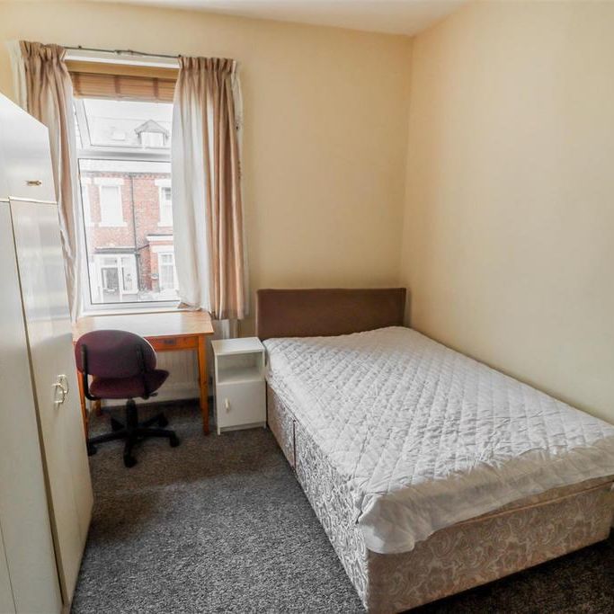 4 bedroom house to rent - Photo 1