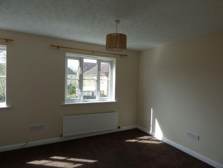 3 bedroom semi-detached house to rent - Photo 3