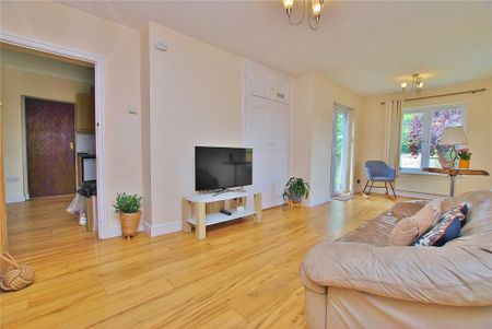 3 bedroom detached house to rent - Photo 3