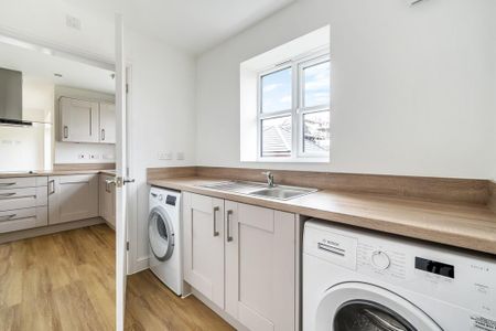 3 bedroom semi-detached house to rent - Photo 5