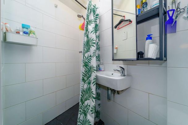 Studio Flat, Christopher Avenue, W7 - Photo 1
