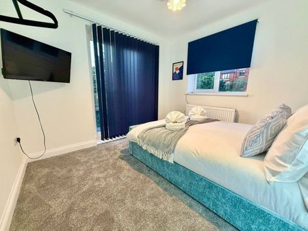 4 Bed Semi-Detached House, Rose Green, BS5 - Photo 2
