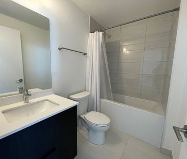 For Lease - 6 David Eyer Road Unit# 916, Richmond Hill, Ontario - Photo 6