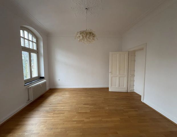 2-Zimmer Altbau mit Balkon zum Verlieben: Renoviert in Pempelfort! - Foto 1