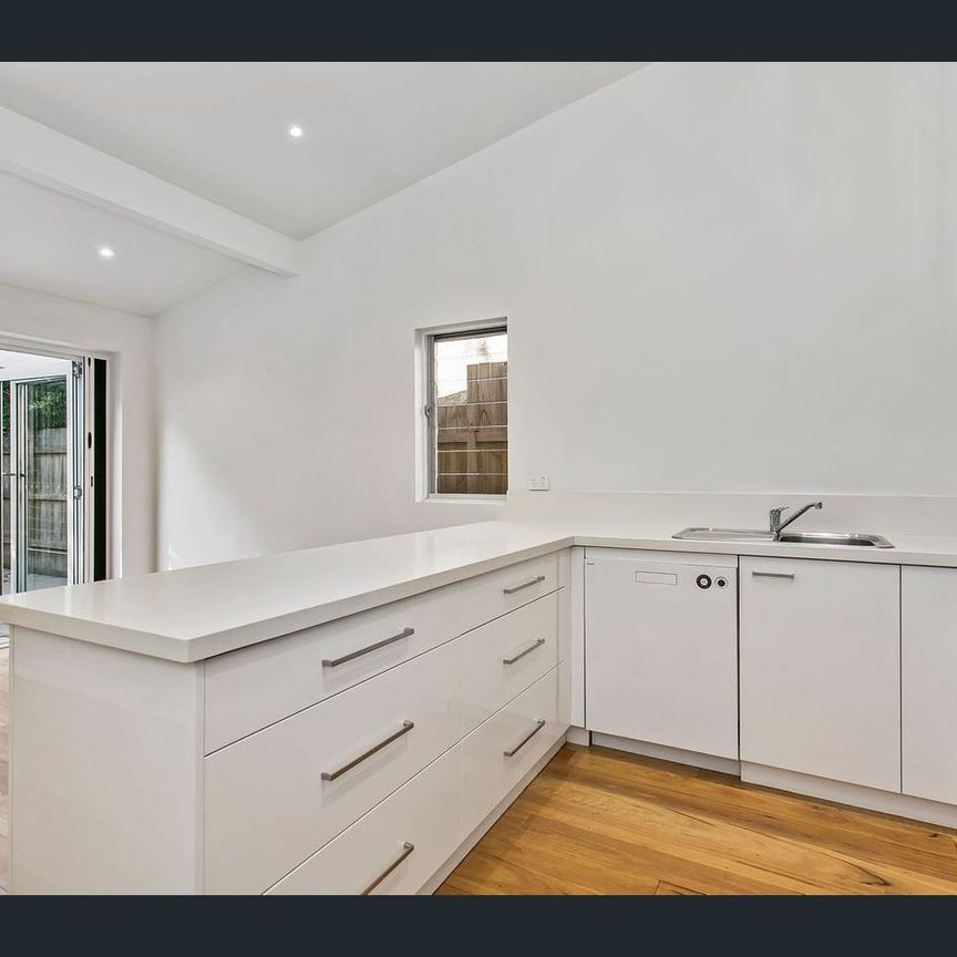 Modern character filled home offers seamless indoor and outdoor living. - Photo 1