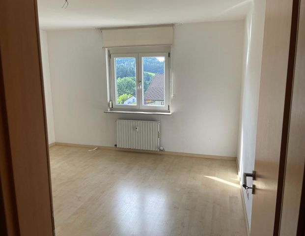 Freundliche 3,5-Zimmer-Wohnung in Loßburg Betzweiler - Photo 1