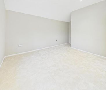 2 bedroom semi-detached house to rent - Photo 3