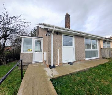 A 2 Bedroom Bungalow - Photo 6