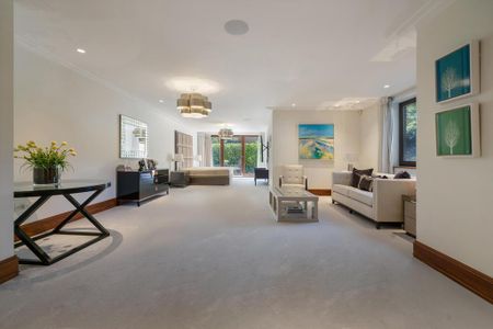 4 bedroom flat to rent - Photo 5