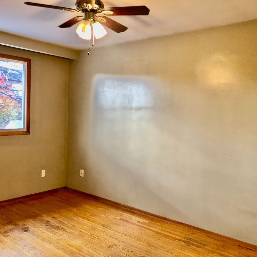 For Lease - 42 Scarboro Crescent, Toronto, Ontario - Photo 1