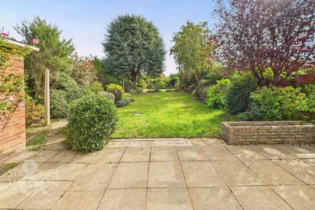 3 bedroom detached house to rent - Photo 5