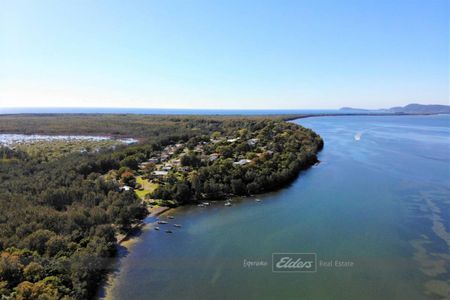 THREE BEDROOM HOME IN TRANQUIL GREEN POINT - Photo 5