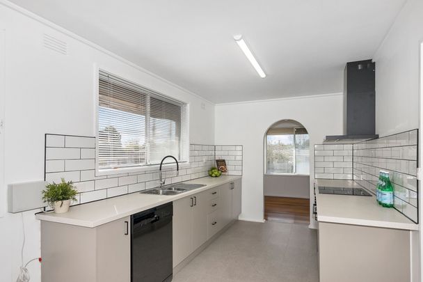 Beautiful 4-Bedroom Family Home in the Heart of Karingal - Photo 1