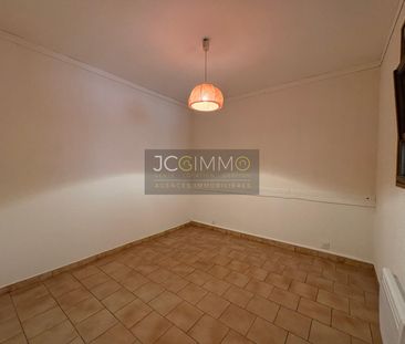 Location Appartement 4 pièces 80m² PUGET VILLE 83390 - Photo 4