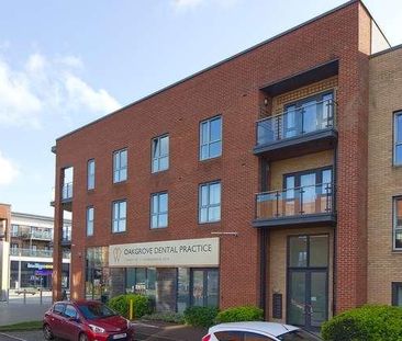 Oakgorve - Stunning Top Floor Bedroom Apartment Near Waitrose & Oth... - Photo 6