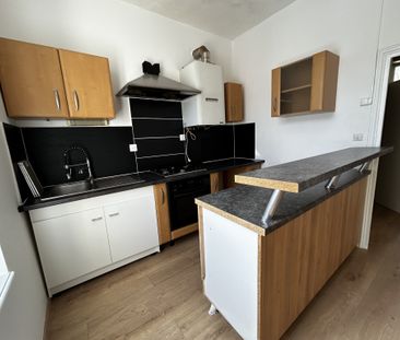 Location Appartement 3 pièces 68m² LE CREUSOT 71200 - Photo 2