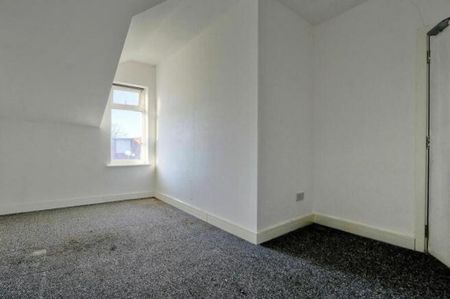 8 bedroom terraced house to rent - Photo 4