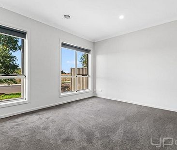 69 Greenpoint Drive, ROCKBANK - Photo 2