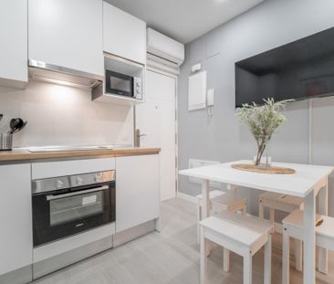 Spacious room on Ganges Street - Photo 3