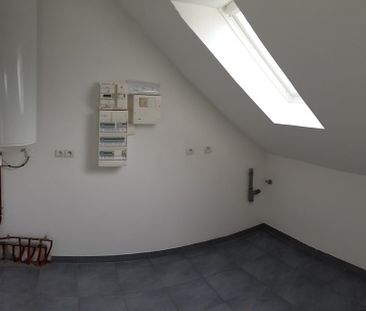 Schöne Dachgeschosswohnung mit Balkon und Garage in Grosbliederstroff - Photo 2