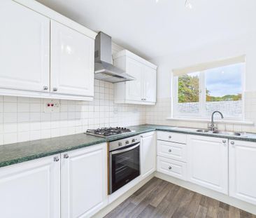 3 bedroom end of terrace house to rent - Photo 4