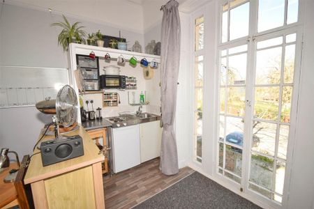Studio to rent - Photo 5
