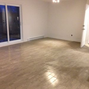 Ville-Marie – Centre-ville Montréal – Appartement 4 1/2 à louer – Nouvelle construction – Métro Berri - Photo 2