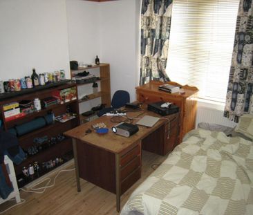 3 bedroom terraced house to rent - Photo 3