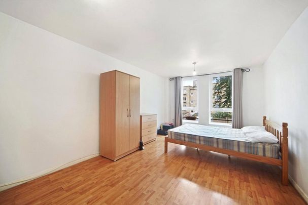 3 bedroom flat to rent - Photo 1