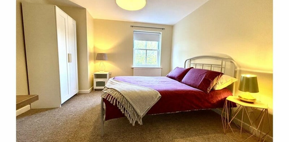 1 bedroom in a house share to rent - Photo 2