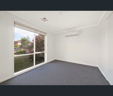 19 Mitta Mitta Way, Meadow Heights, Vic 3048 - Photo 3