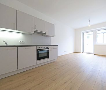 Zentrumsnahe 2 Zimmer Wohnung mit Einbauküche und Balkon - Photo 2