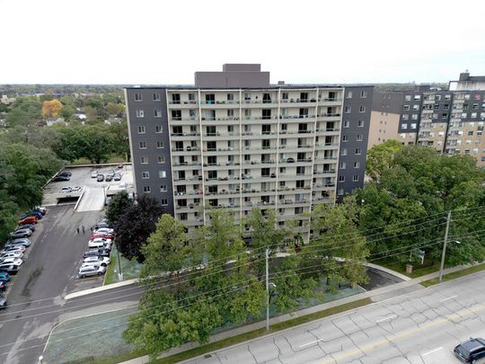 Royal Oak Towers - Photo 1