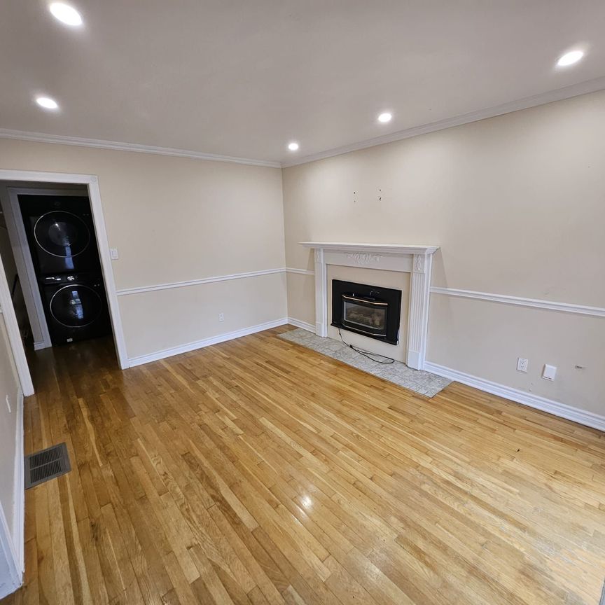 For Lease - 730 Sheppard Avenue Unit# Main & 2nd Level, Pickering, Ontario - Photo 1