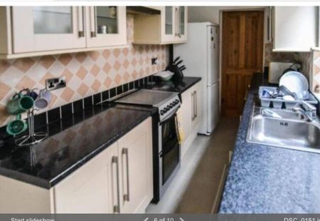 3 bedroom terraced house to rent - Photo 4