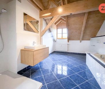 Renovierte Dachgeschosswohnung mit 3- Zimmer Wohnung und Küche - Photo 4