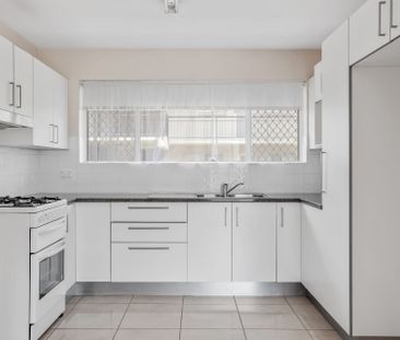 Convenient Living! 2-Bedroom Apartment In Gordon Park! - Photo 3