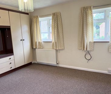 3 bedroom semi-detached house to rent - Photo 3