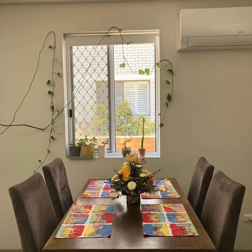 Broadbeach - Photo 1