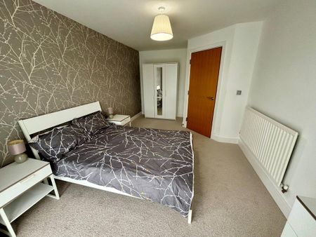 2 bedroom flat to rent - Photo 2