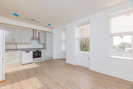 2 bedroom flat to rent - Photo 2