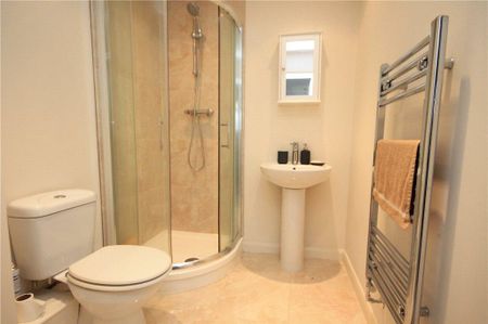 1 bedroom in a house share to rent - Photo 5